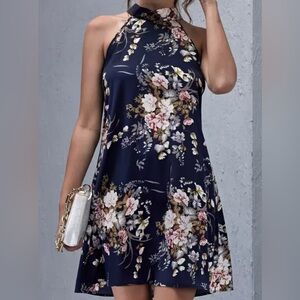 🌸 Navy Floral Halter Dress✨Flowy & Chic – XL